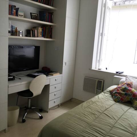 NEAR SUGAR LOAF gallery image 5