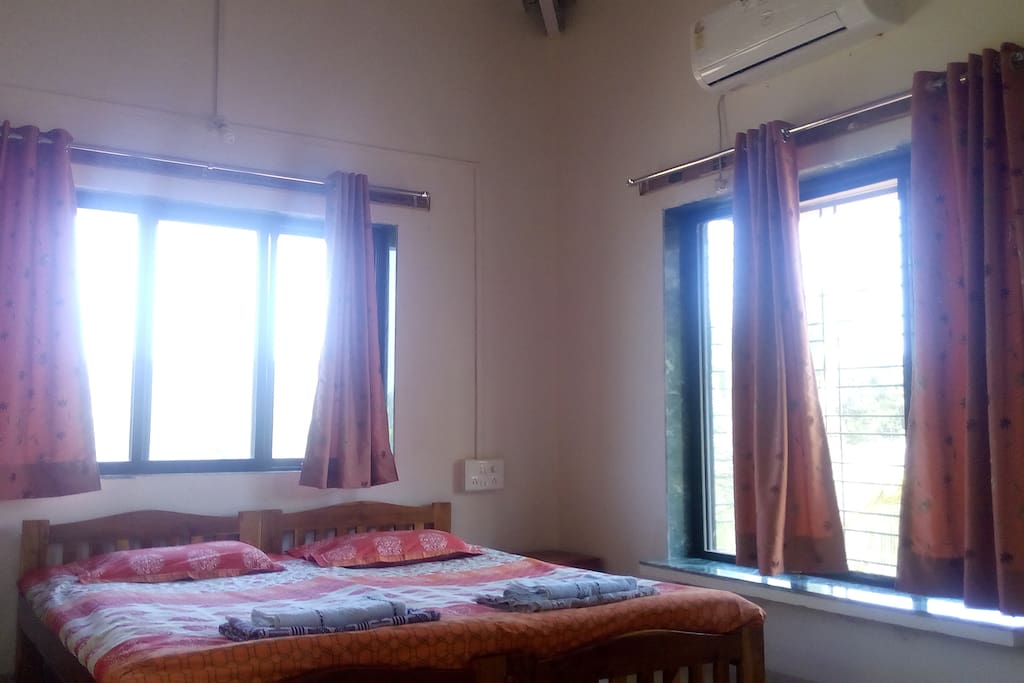Queen's Bed Parshuram View