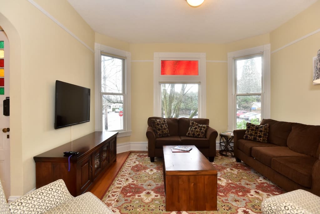 Living Room Pic#1