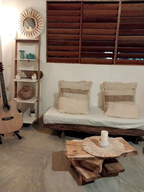 Beachfront for 4 pax! 2 bed 2 bath