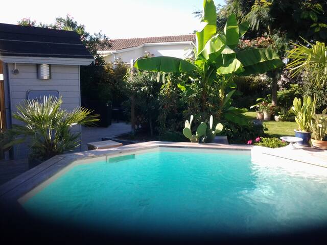 villa jardin piscine, stade et tram bordeaux gallery image 5