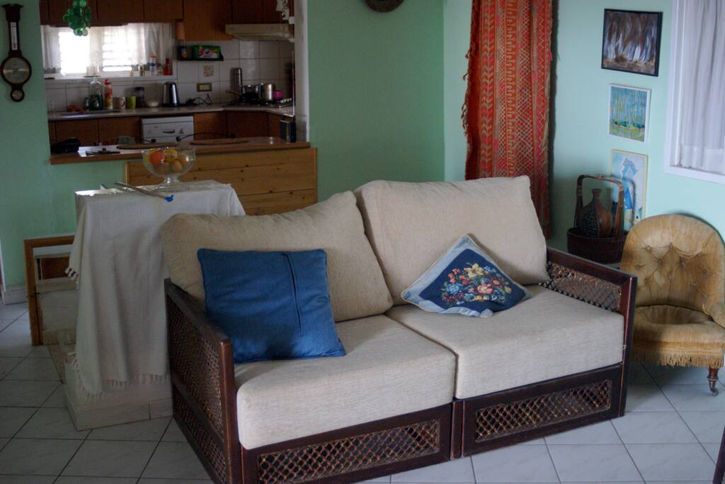 SALON WITH KITCHEN AT REAR