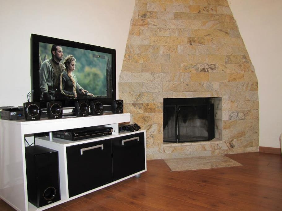 Home Theater com Lareira