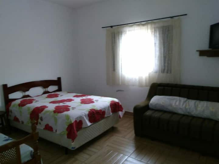 Schlafzimmer 4