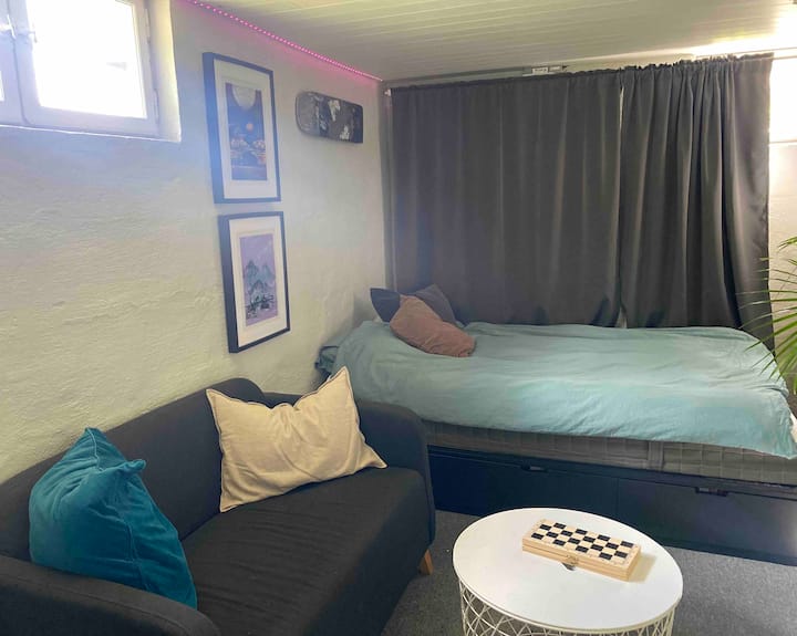 Spálňa so 120 cm posteľou.