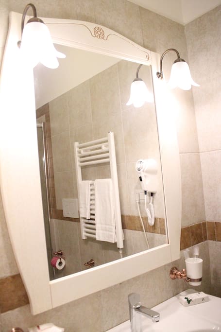 Camera Rubino - Bagno privato