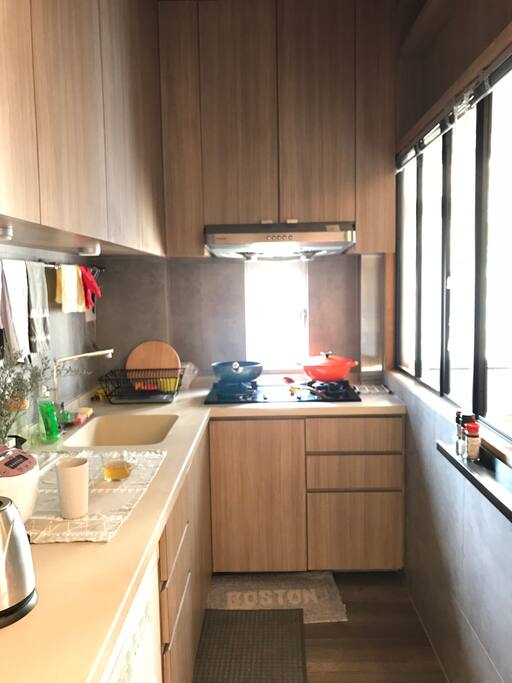 Fully equipped open kitchen