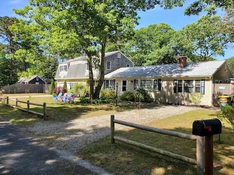 Dog Friendly home near Seagull Beach W Yarmouth