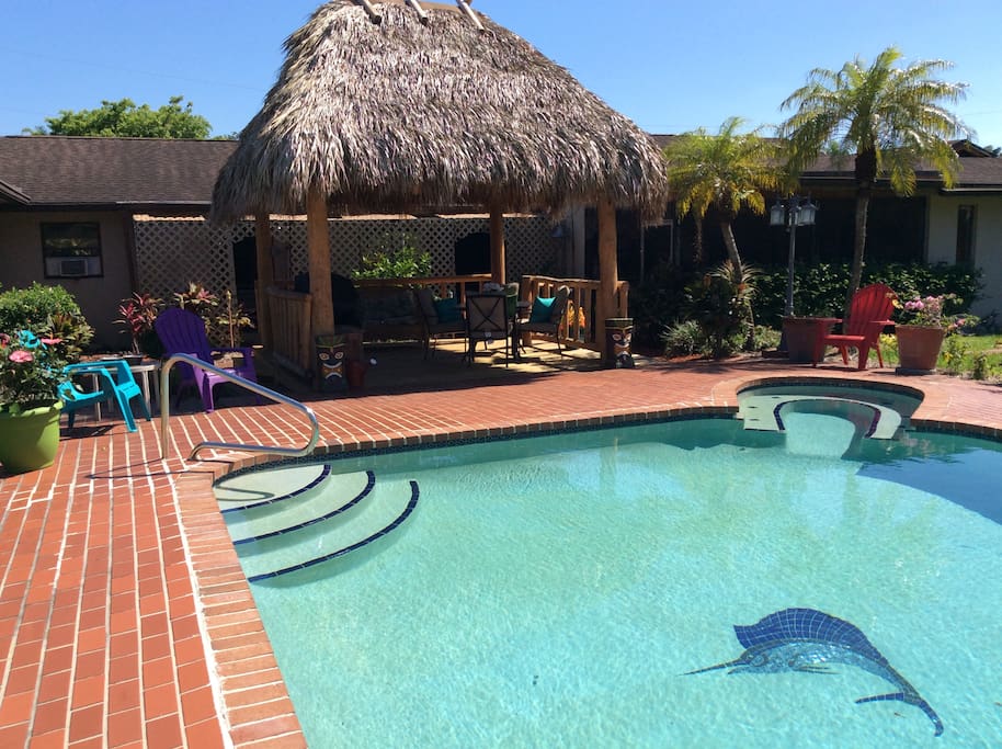 Oversized pool for your guests.