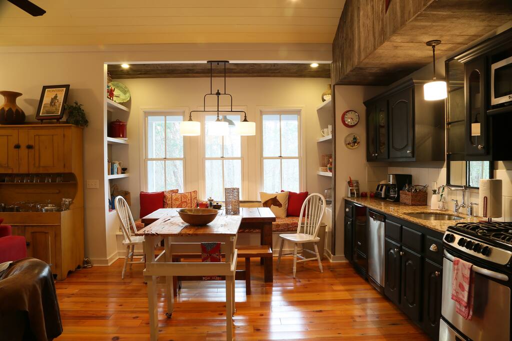 Kitchen and breakfast nook
