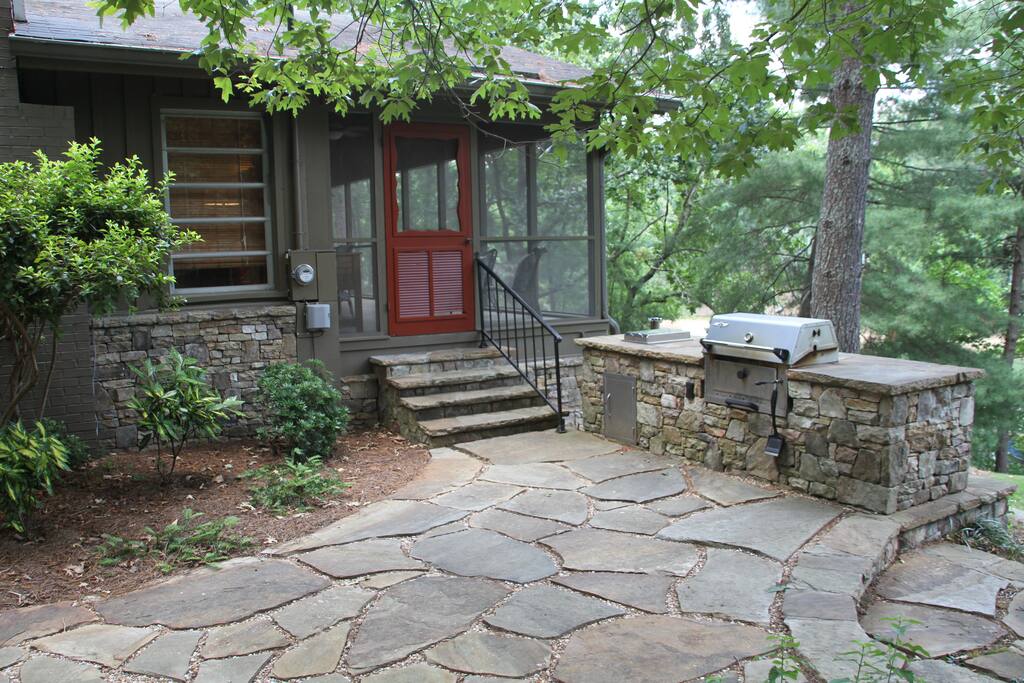 Outdoor kitchen