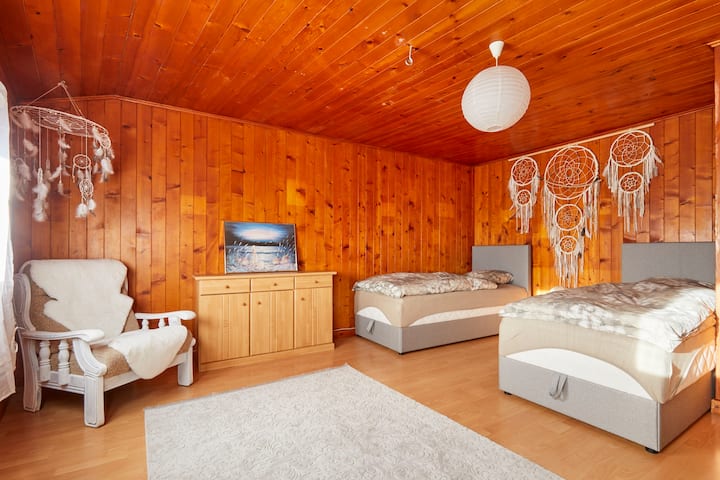 รูปห้องพักกว้างขวาง 
Demian Tschumi 