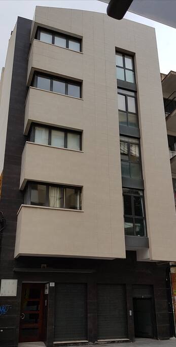 3º planta, gran ventanal de la izquierda