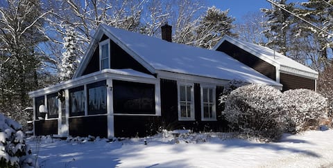 Ragged & Mount Sunapee are just minutes away.