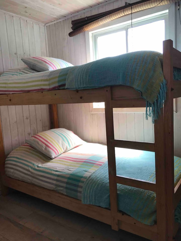 Stanza con letti a castello al primo piano n ° 2.