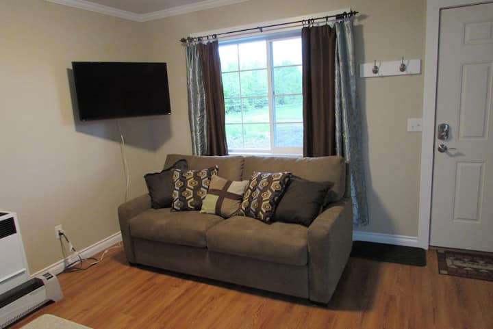 Beautiful Mountain View *Self Contained* Bungalow - Palmer, AK