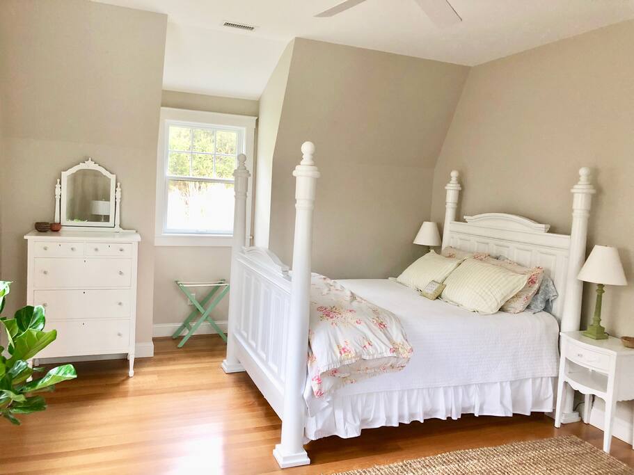 New Queen size bed