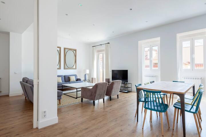 PENTHOUSE 4 BR, 4 BA & 60M2 TERRACE gallery image 5