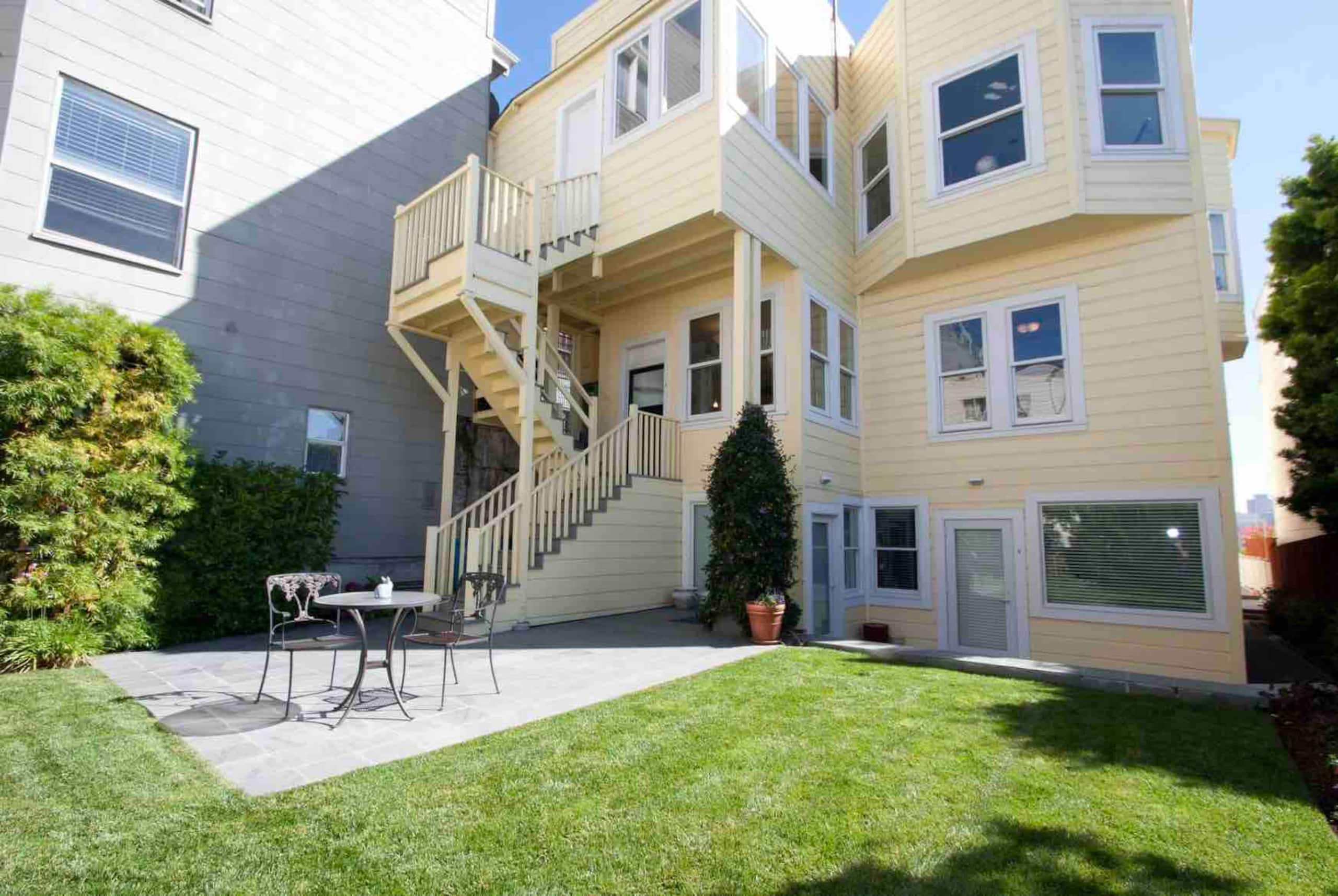 Condo in San Francisco · ★4.99 · 2 bedrooms · 2 beds · 1.5 baths - Image 28