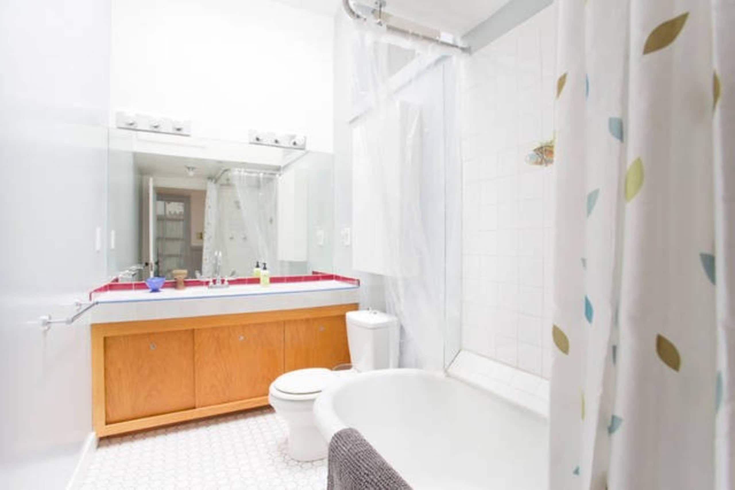Home in San Francisco · ★4.9 · 2 bedrooms · 3 beds · 1 bath - Image 13