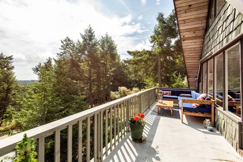 NEW - Hilltop Double-A Frame with Sea Views