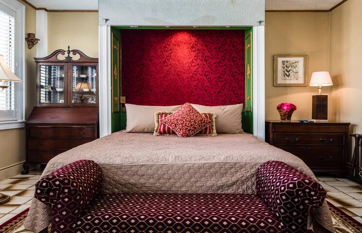 Tropical Vintage of Palm Beach