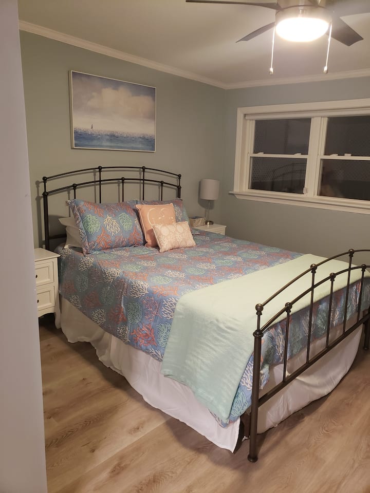 Master Bedrooms with Queen size bed