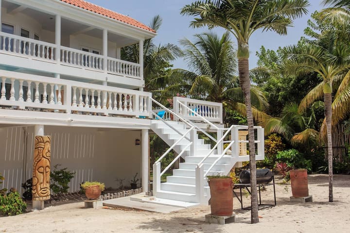 Villa Aurora Belize – Private Beach, Pool & Dock gallery image 5