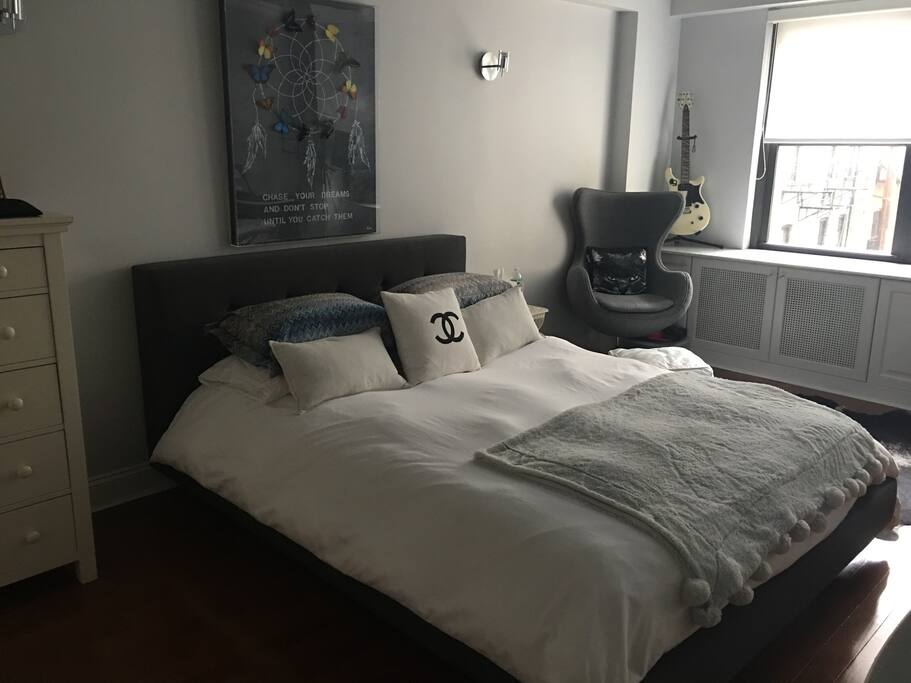 Queen Size Bedroom