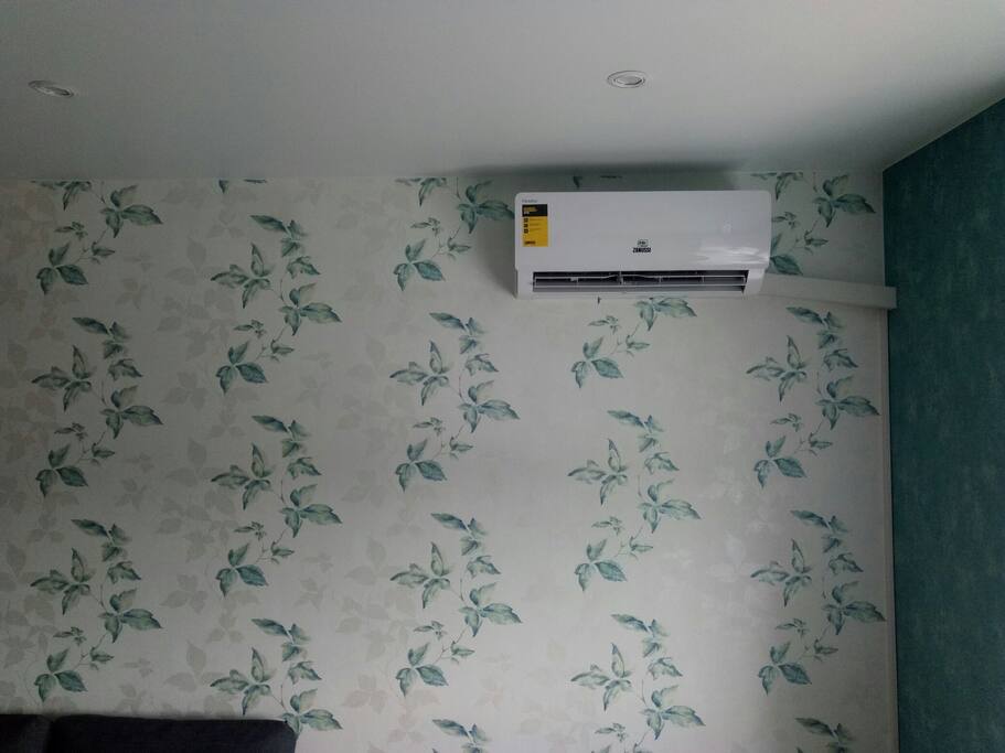 Кондиционер совсем бесшумный/ the air conditioner is quite silent