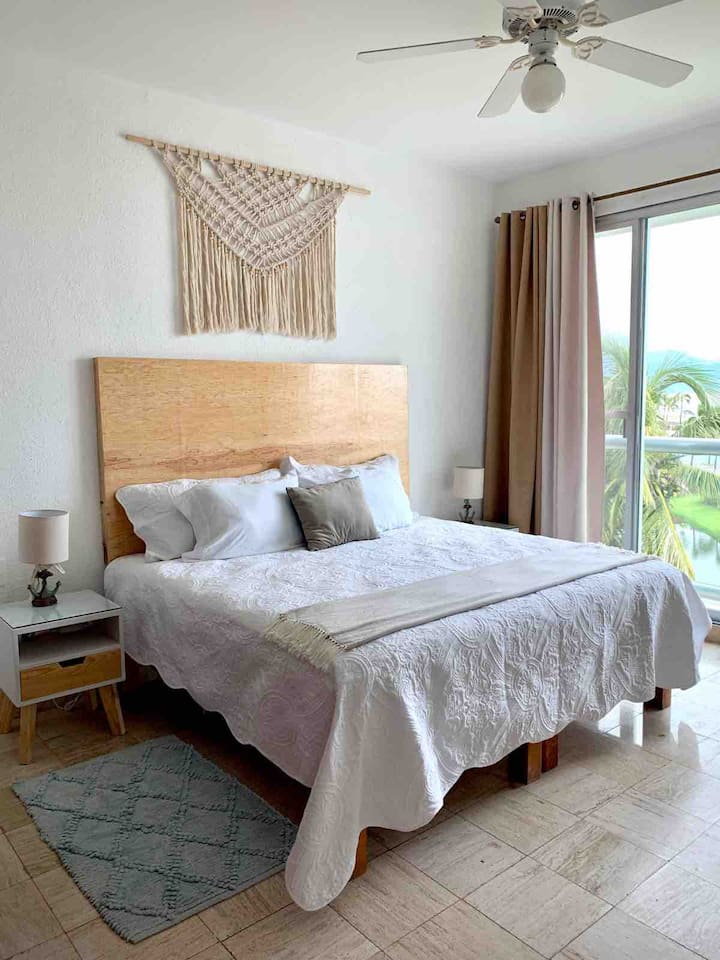 منظر جميل لغرفة النوم الرئيسية 