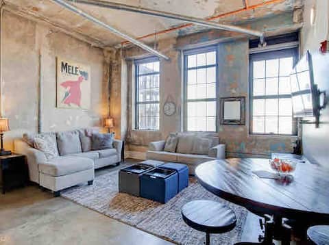 Cozy Studio near UT/Down w/KBed & New QSofa