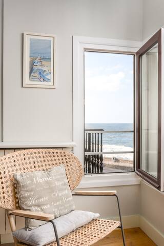 Spacious apartment, sea view, Old Town gallery image 3