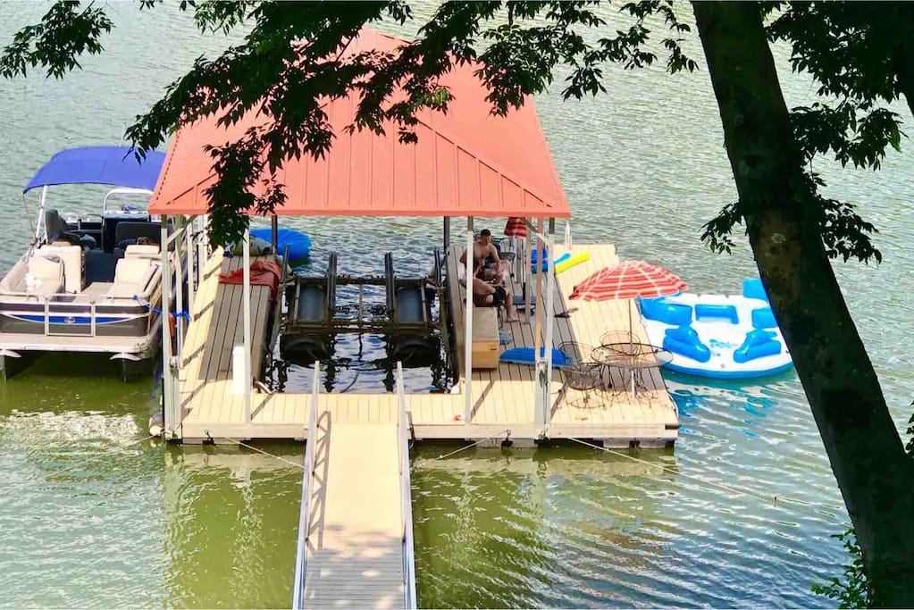Lake! Dock! Walk to Downtown Shops/Rest/Movies! Houses for Rent in