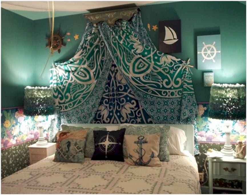 In the Mermaid Room the king size bed is quite comfortable.