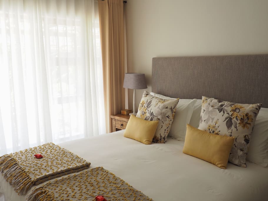 Luxuriously decorated bedroom with X-Length King bed