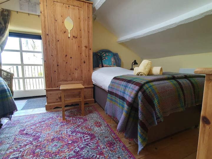 חדר זוגי לופט חציר.