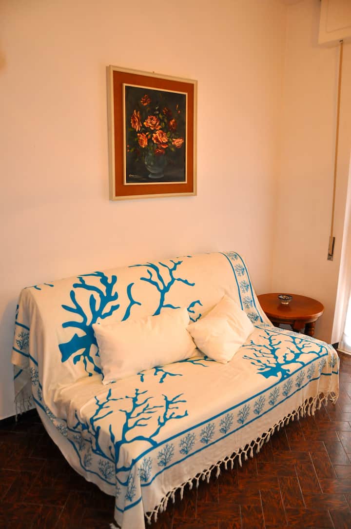 Dvojlôžková rozkladacia pohovka.