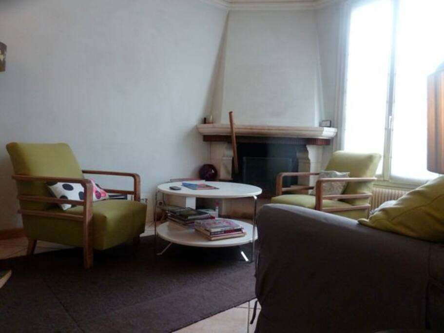 Salon avec cheminée