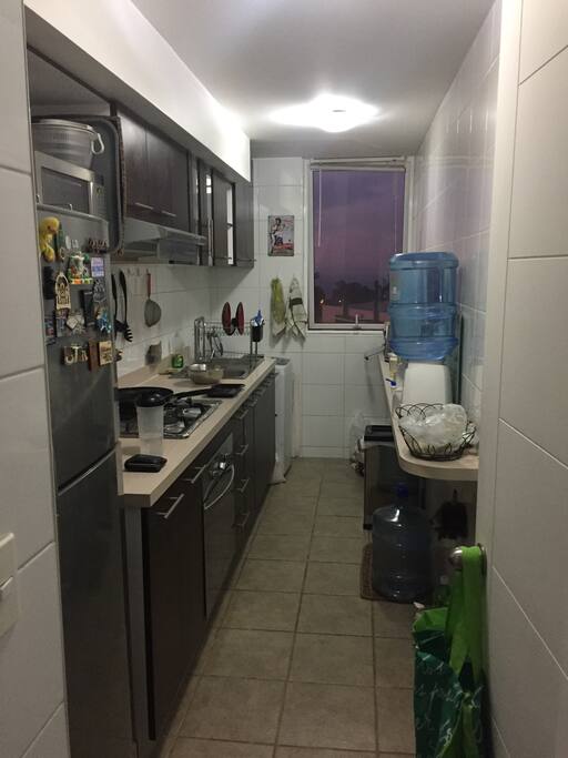 Amplia cocina, pueden cocinar