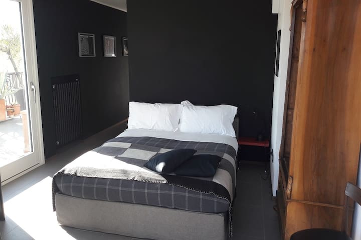 ห้องนอนอบอุ่นและเป็นกันเองมาก  》》》