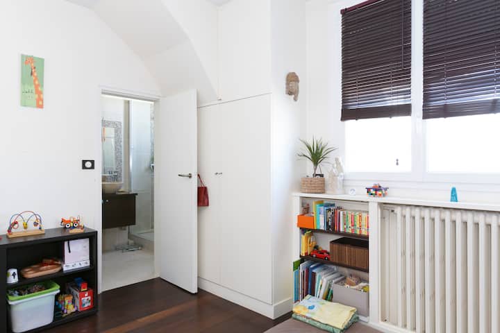 ห้องน้ำที่อยู่ติดกับห้องนอนเด็ก