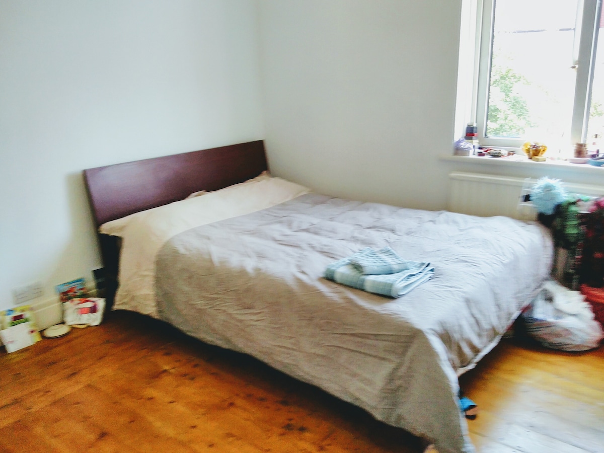 Първа спалня - с южно изложение