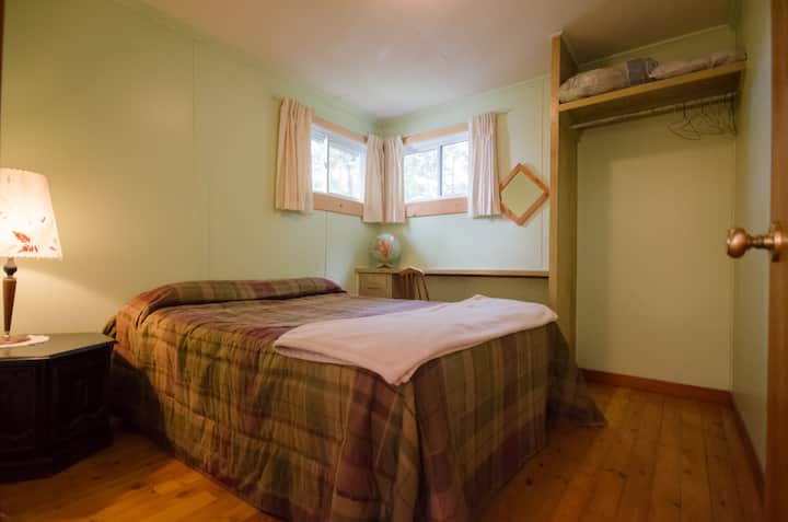 Bedroom 2.  Queen beds and closet.