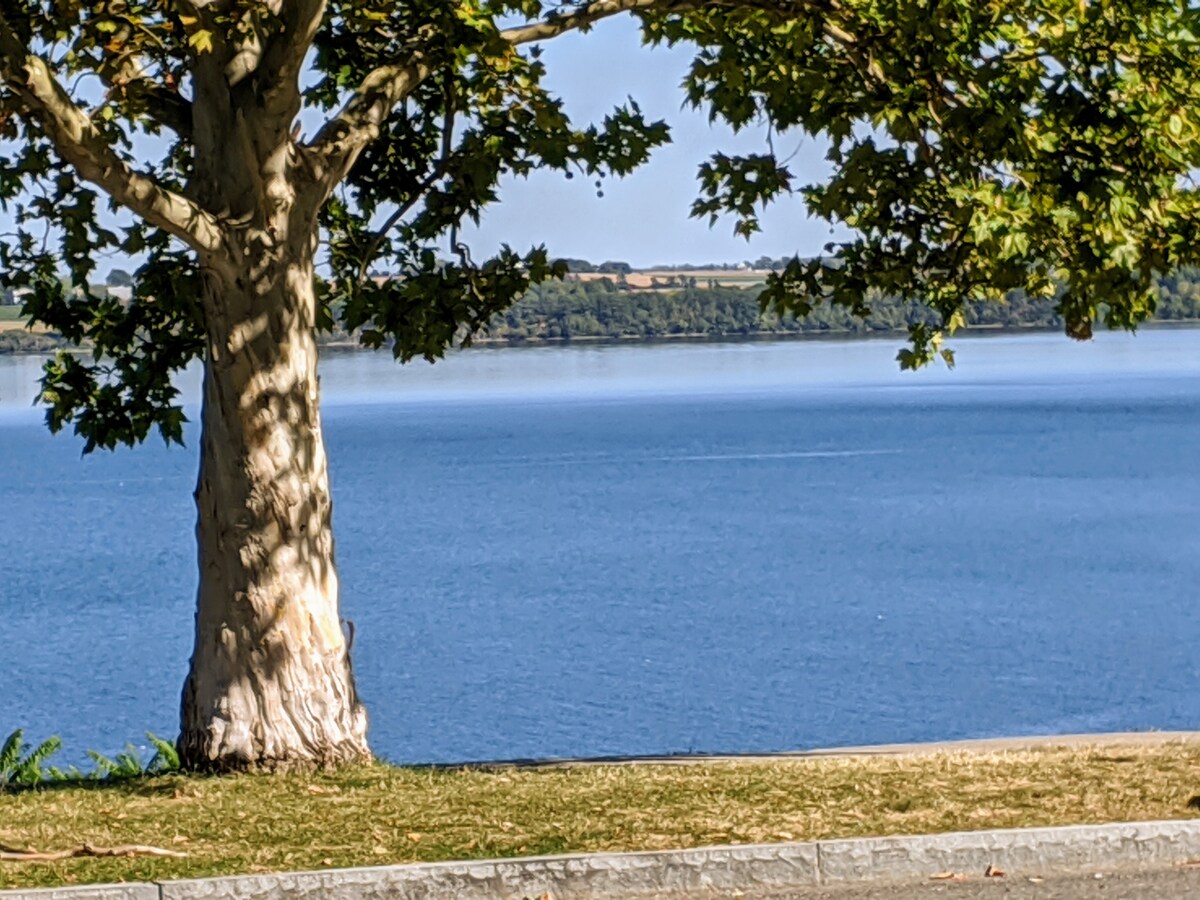 Lakeview Guest House