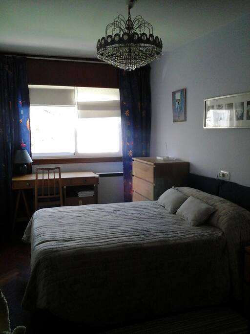 Mesa escritorio y wiffi