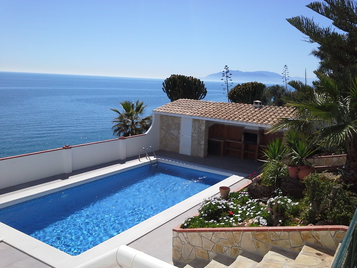 Cliff house, garden, barbecue and pool