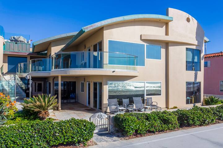 15 foot wide Windows to Waves Oceanfront property! gallery image 2