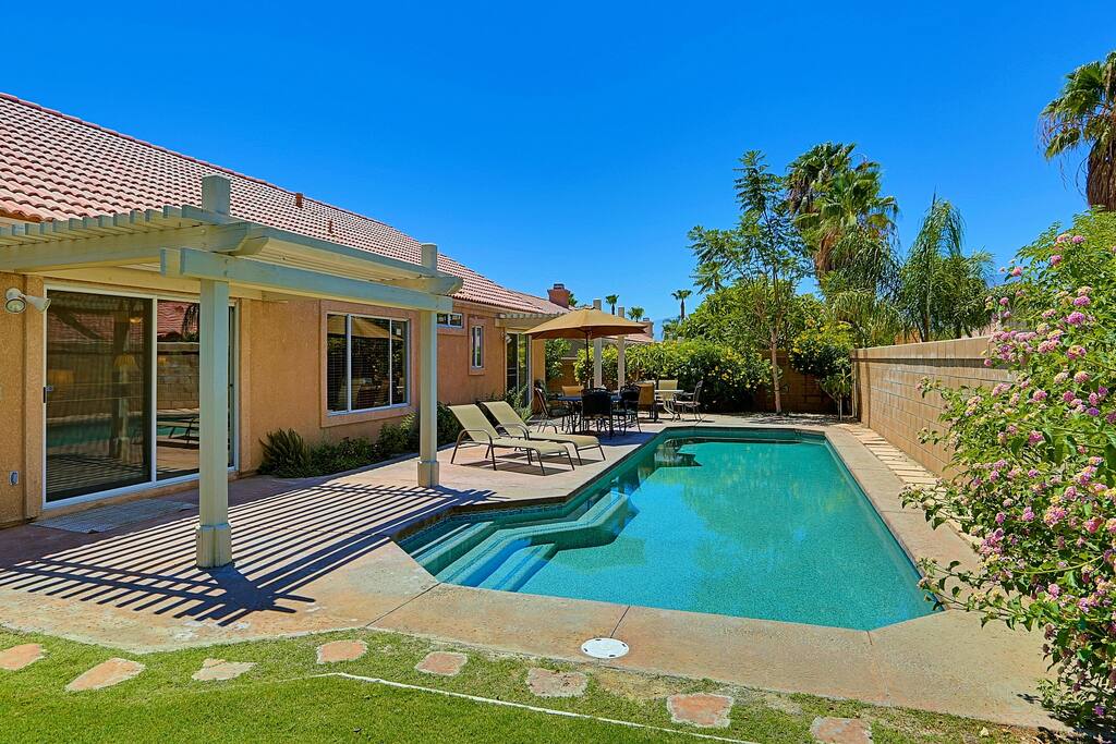 La Quinta Home Away From Home