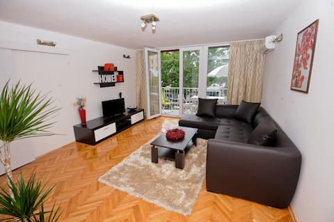 3 bedrooms ,2 shower,2 toilet ,balcony,90m2